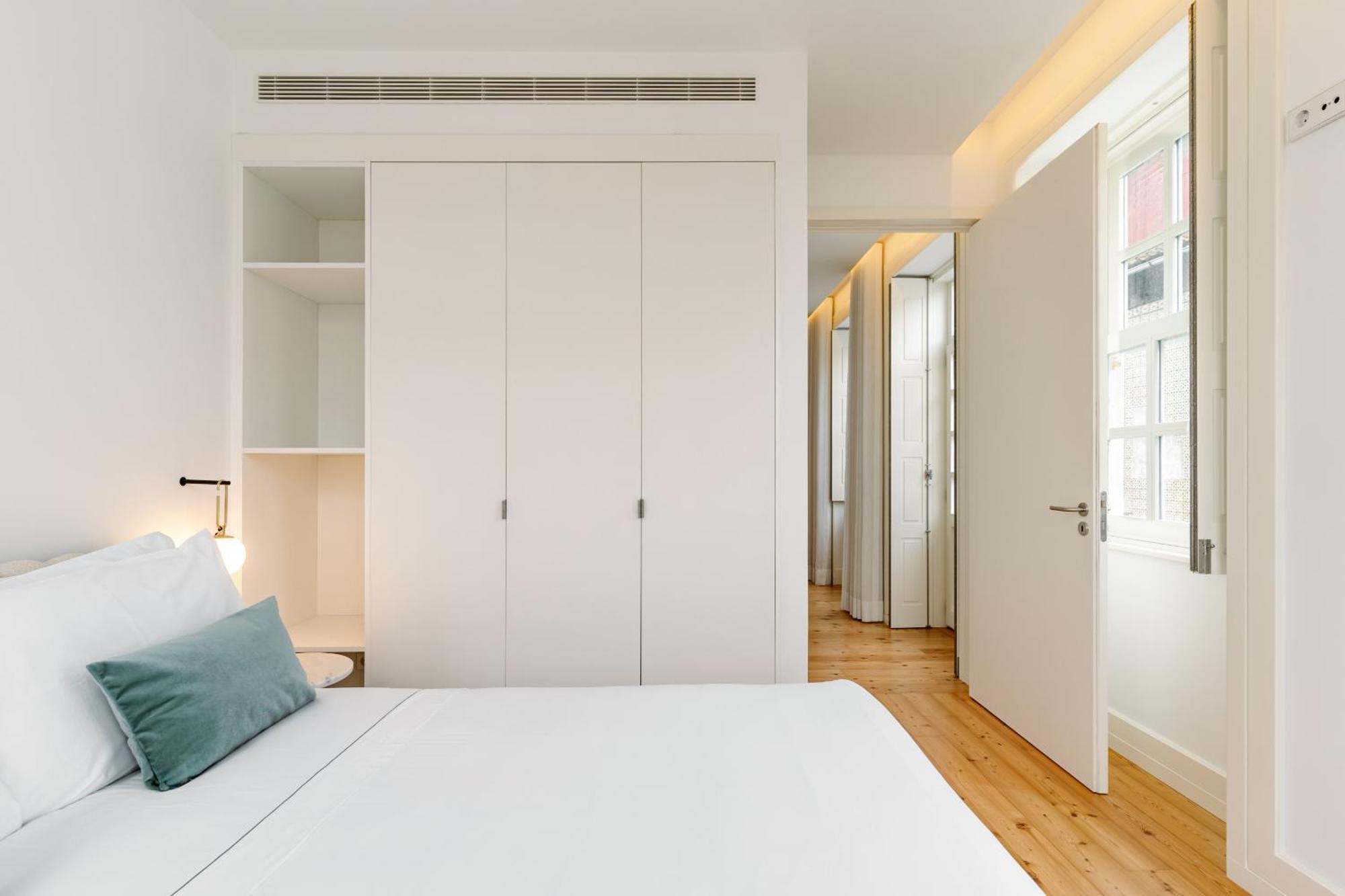 Feel Porto Clerigos Charm Flats Apartment ภายนอก รูปภาพ